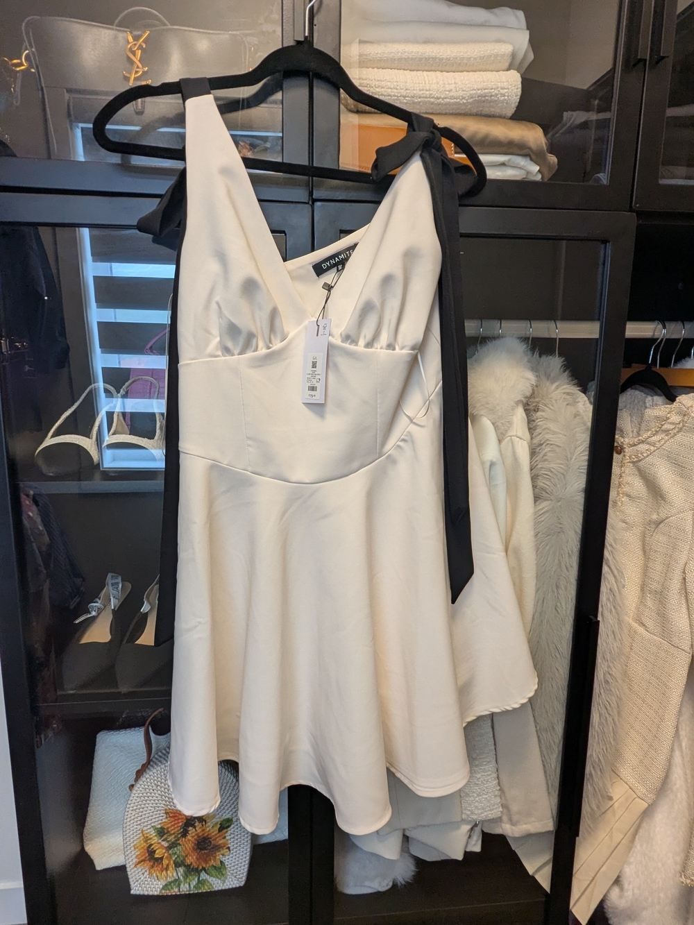 Dynamite White Tie-Shoulder V-Neck Skater Dress with Black Straps - Picture 4 of 5